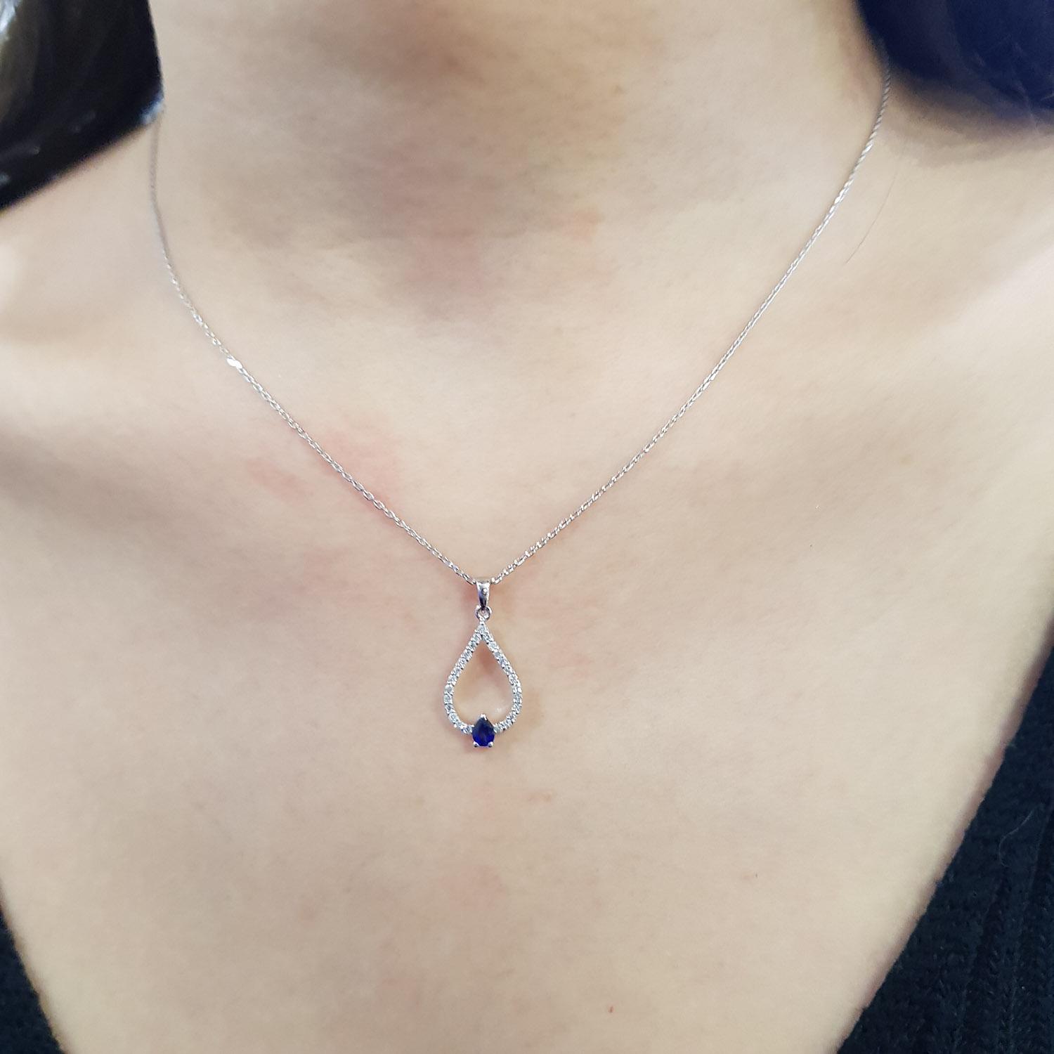 0.33 Karat Pırlanta Safir Kolye 