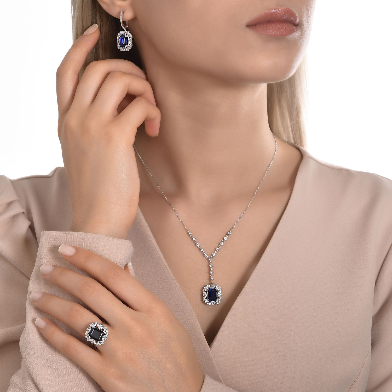 3.90 Karat Pırlanta Safir Küpe
