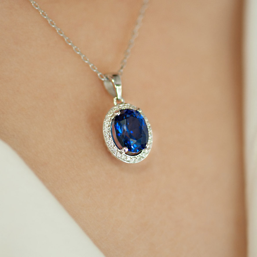 0.99 Karat Pırlanta Safir Kolye