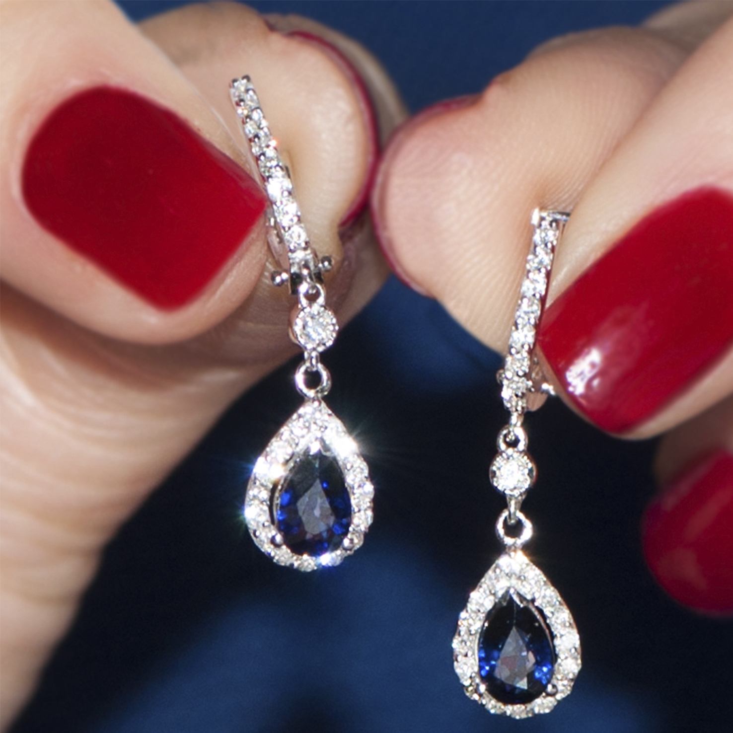 1.41 Karat Pırlantalı Safir Küpe