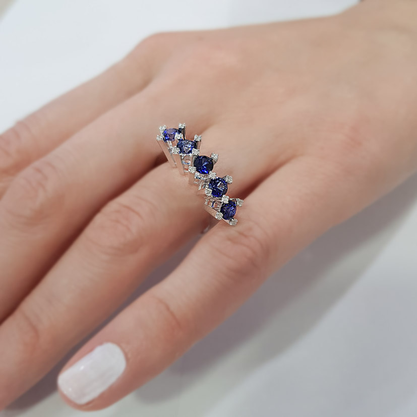 0.84 Karat Pırlanta Safir Beştaş Yüzük